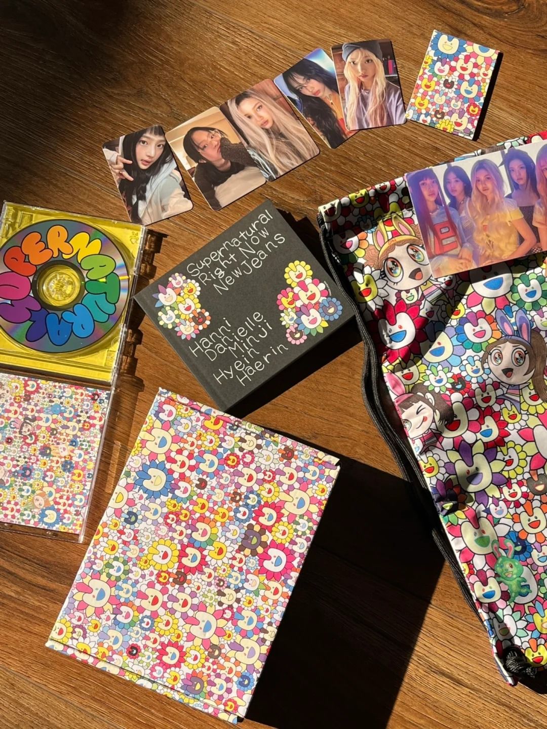 NJZ NEWJEANS DRAWSTRING BAG WITH CUSTON BOX AND ACCESSORIES